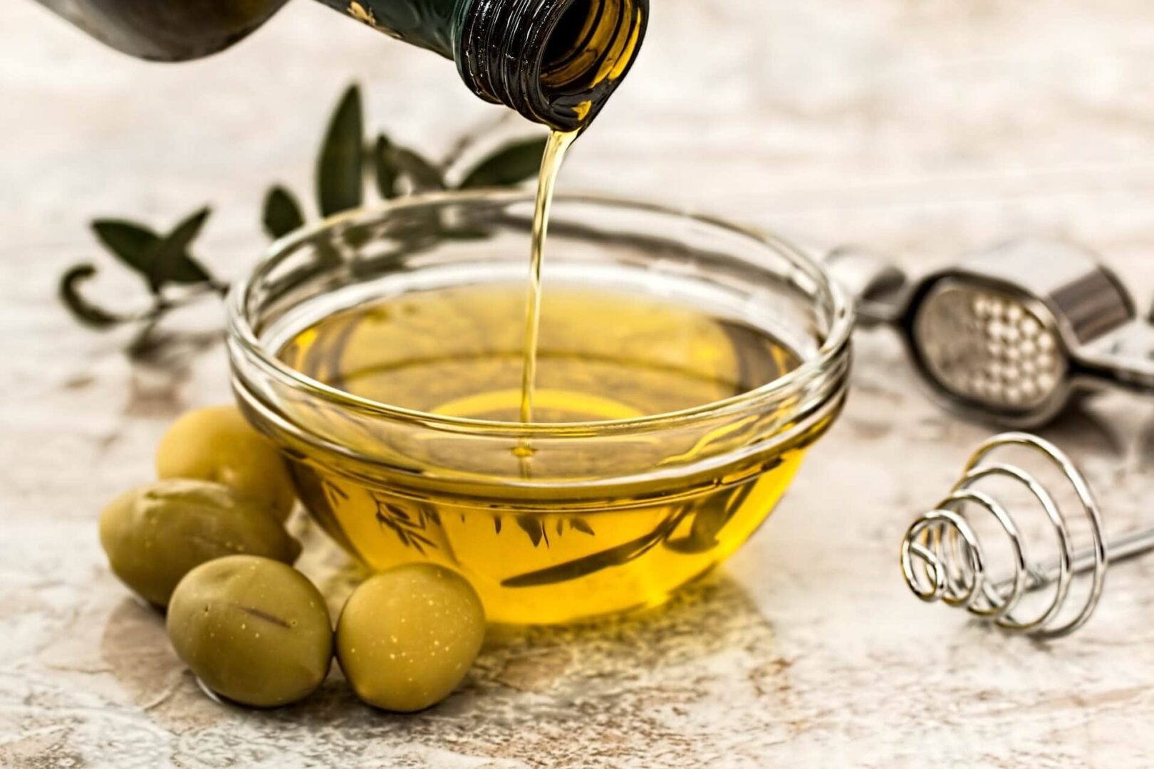 14 olive-oil-968657_1920.jpg