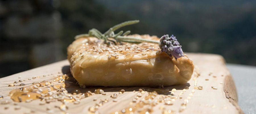 Fillet of fish with honey sauce and sesame from 'Astarti'