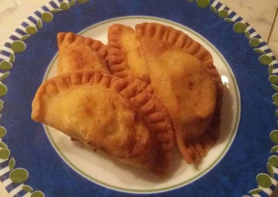 Greek ‘pitarakia’, small cheese fried pies from above