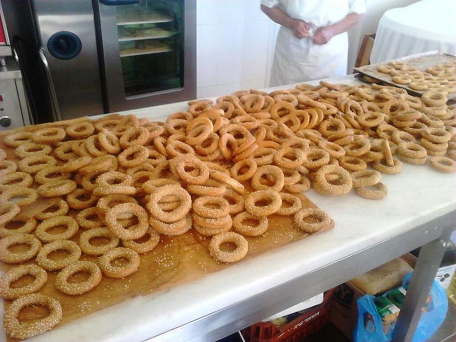 kuluri Greek pretzels at The Apolloniatisses workshop