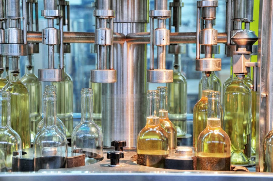 wine packaging machine working at 'Vaeni Naoussa' plant