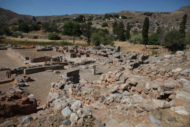 a stone ruins of a building