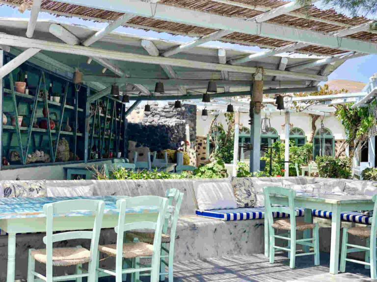 must eat places in Santorini