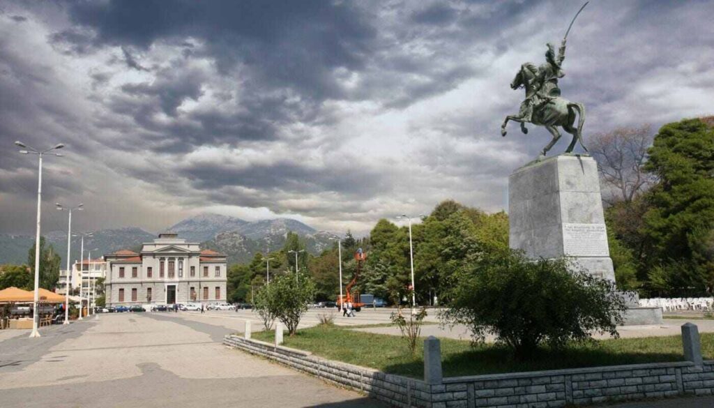 a statue of a man riding a horse in Tripolis