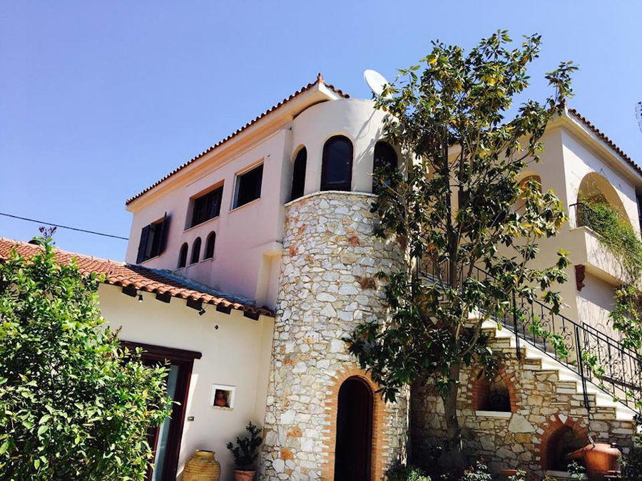 nikolou winery 1.jpg