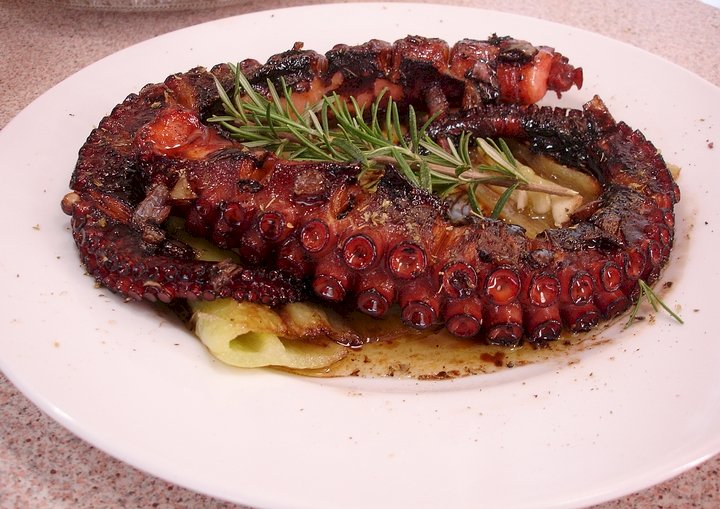 Grilled octapus - Greek meze