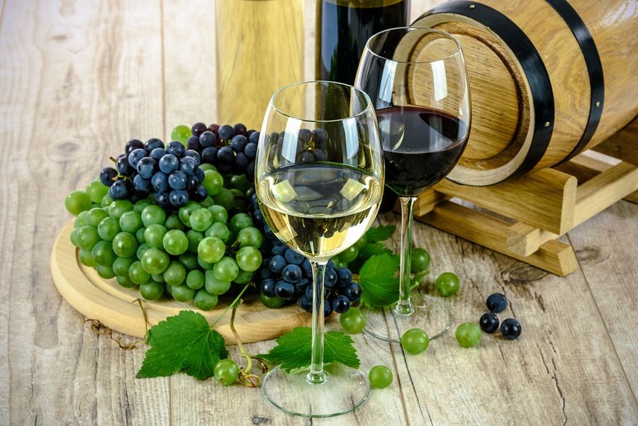 v0VukaNH_wines-1761613_960_720.jpg